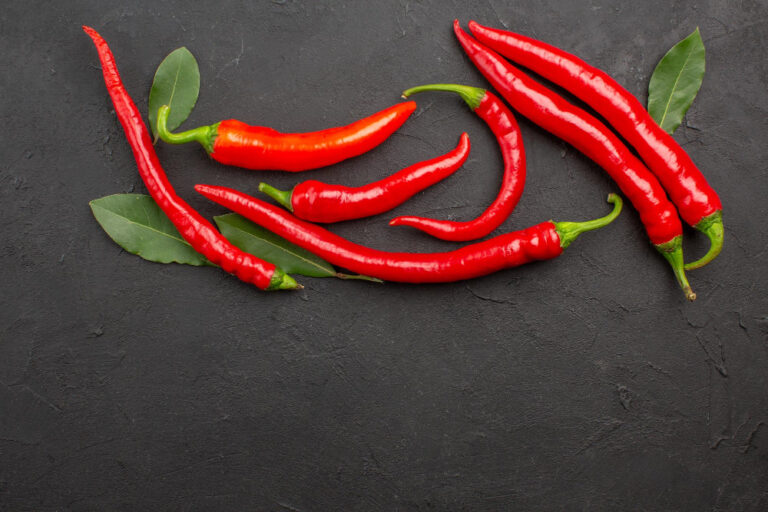 Eating hot red pepper cannot cure sore throats